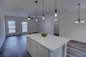 347 Rosemound St in Commerce, TX - Building Photo - Building Photo
