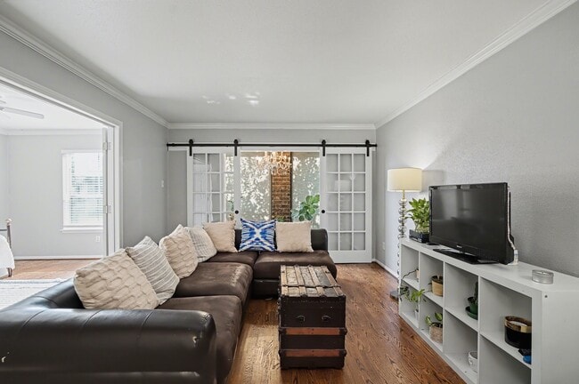 property at 7575 Katy Fwy