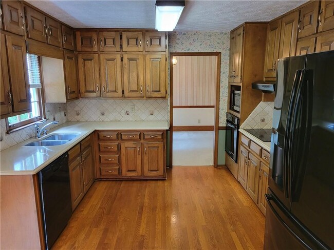 3798 Lee Ridge Way SW in Lilburn, GA - Building Photo - Building Photo