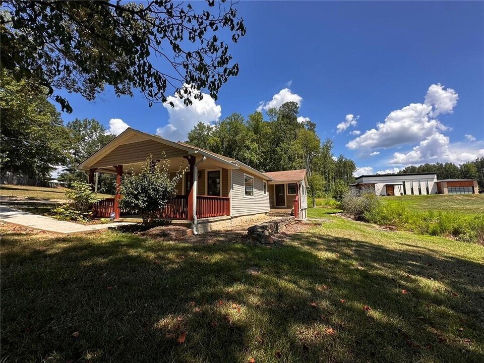 3332 Fence Rd NE in Dacula, GA - Building Photo