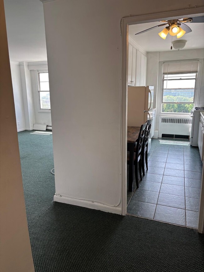 30 Glenbrook Rd in Stamford, CT - Building Photo - Building Photo