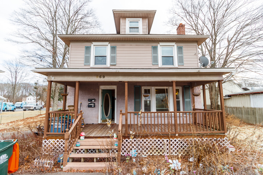 969 S Main St in Southington, CT - Building Photo