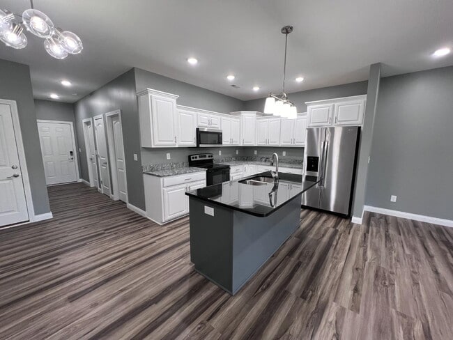 106 Twin Oaks Dr in Bardstown, KY - Building Photo - Building Photo