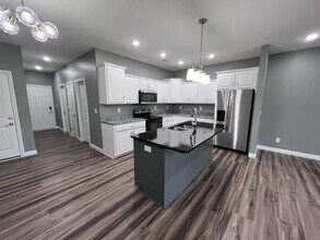 108 Twin Oaks Dr in Bardstown, KY - Building Photo - Building Photo