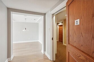 250 Park Ave W NW in Atlanta, GA - Building Photo - Building Photo
