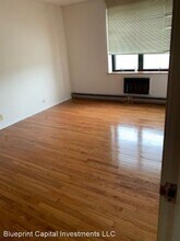 9078 W Heathwood Dr-Unit -Unit 3C in Niles, IL - Building Photo - Building Photo