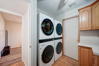 5124 W Harmont Dr in Glendale, AZ - Building Photo - Building Photo