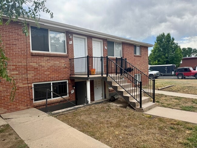 property at 5365 W 3rd Pl