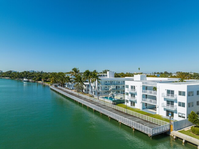 Normandy Cove in Miami Beach, FL - Building Photo - Building Photo