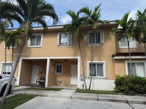 17432 SW 140th Ct in Miami, FL - Building Photo - Building Photo