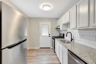 Longfield Apartments in Maderia in Cincinnati, OH - Building Photo - Interior Photo