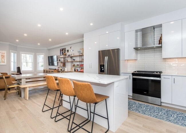 29 Cherry St in Waltham, MA - Building Photo - Building Photo