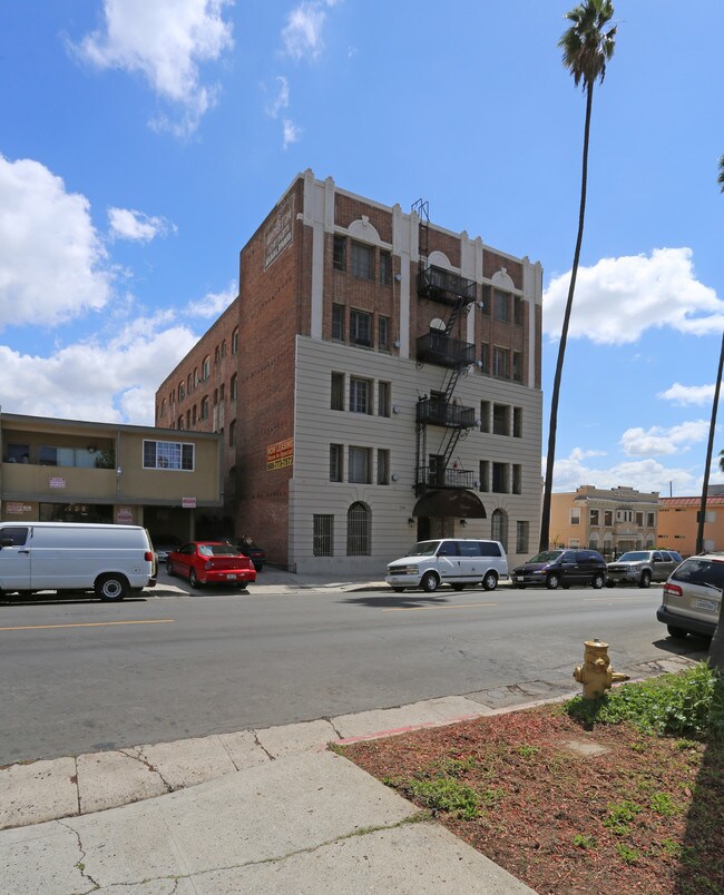 New Hampshire Manor in Los Angeles, CA - Building Photo - Building Photo