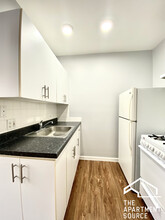 4241 N Kenmore Ave, Unit 204 in Chicago, IL - Building Photo - Building Photo