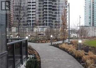 5-1815 Sheppard Ave E in Toronto, ON - Building Photo - Building Photo