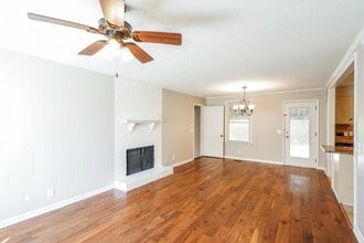 142 Creekwood Ln in Hendersonville, TN - Building Photo - Building Photo