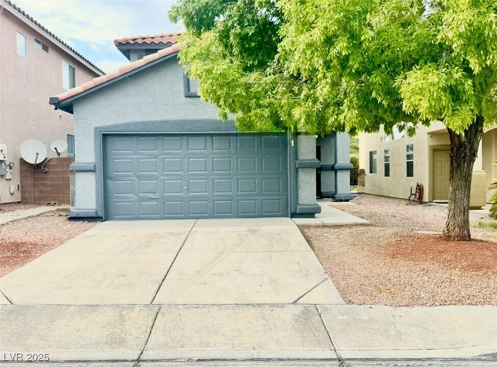 8842 Sierra Linda Dr in Las Vegas, NV - Building Photo