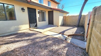 6131 E Greenway St in Mesa, AZ - Building Photo - Building Photo