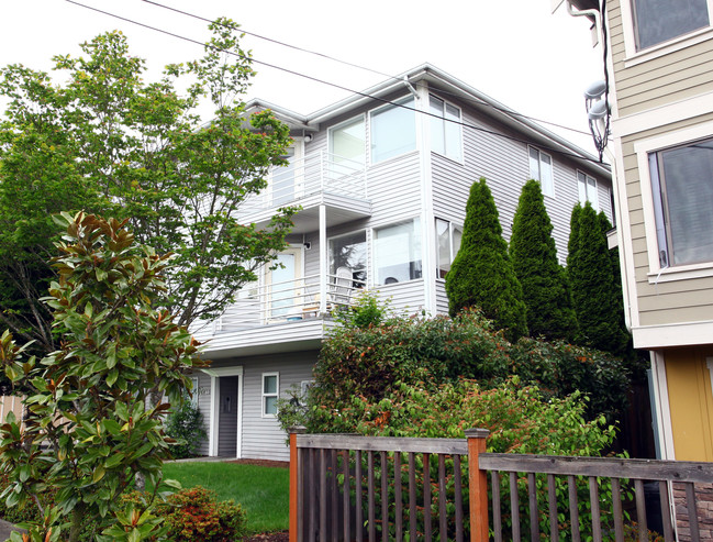 Northridge Apartments in Seattle, WA - Building Photo - Building Photo