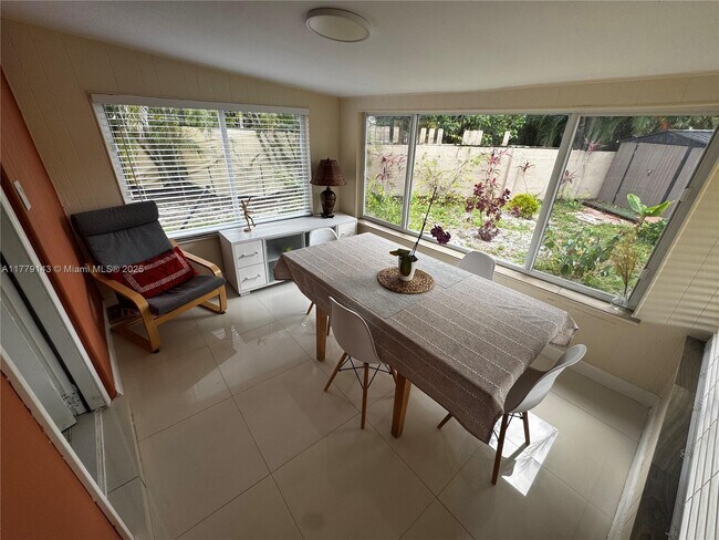 4340 SW 50th St in Fort Lauderdale, FL - Building Photo - Building Photo