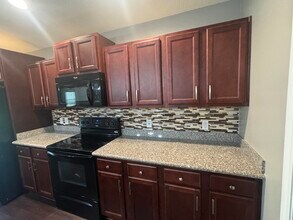 125 Lillian Wy in Crestview, FL - Building Photo - Building Photo