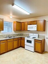 2235 Toledo St in Beaumont, TX - Building Photo - Building Photo