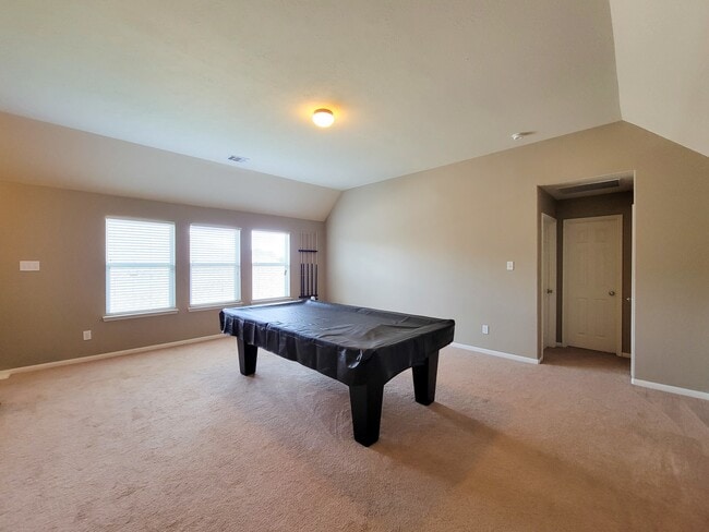 property at 805 Arlington Pointe Dr