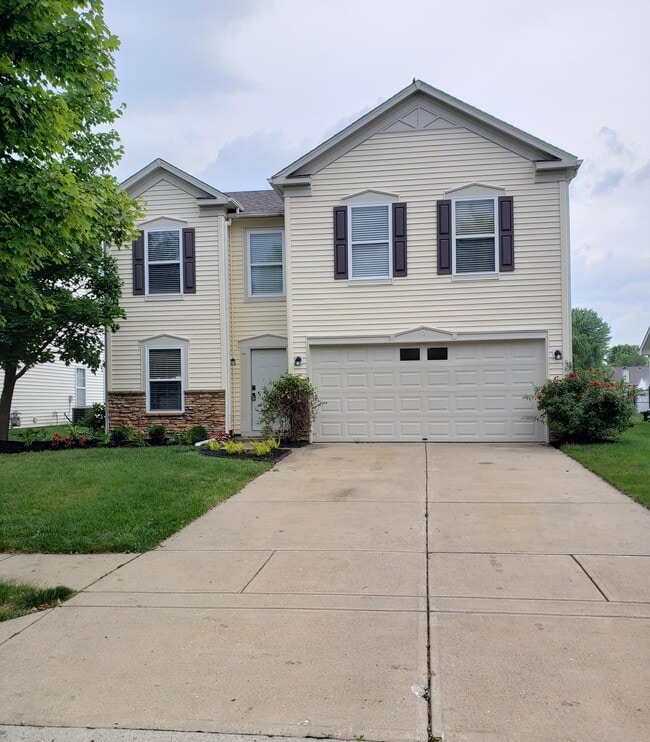 property at 898 Stonehurst Dr