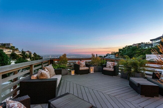 8827 Evanview Dr