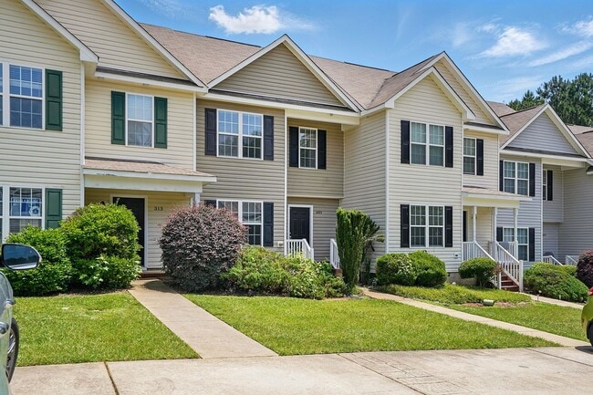 401 Whitehall Ct in Clayton, NC - Building Photo - Building Photo