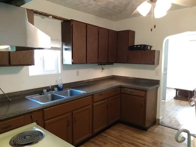 property at 619 Cove Rd