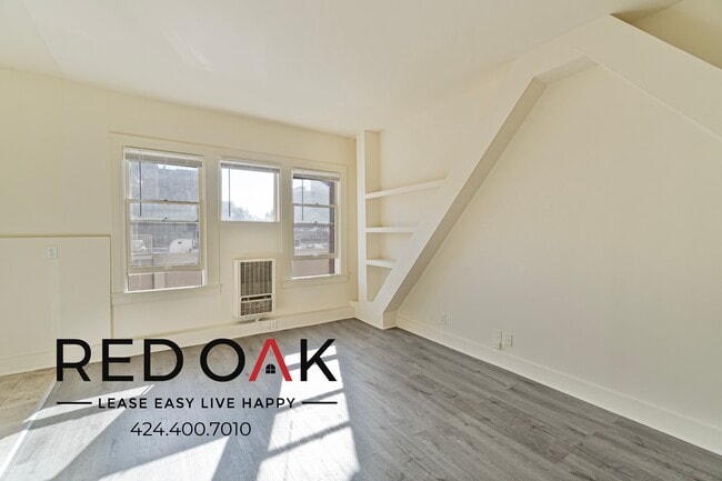 property at 537 S Kenmore Ave