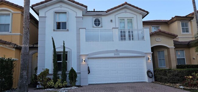 11271 NW 75th Ln in Medley, FL - Building Photo - Building Photo
