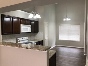 512 Dove Creek Pl in Grapevine, TX - Building Photo - Building Photo