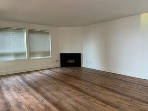 2200 Alki Ave SW in Seattle, WA - Building Photo - Building Photo
