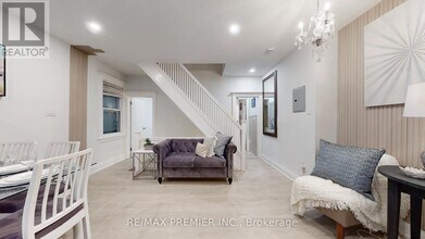 454 Gerrard St E in Toronto, ON - Building Photo - Building Photo