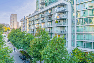 Bayshore Gardens in Vancouver, BC - Building Photo - Building Photo