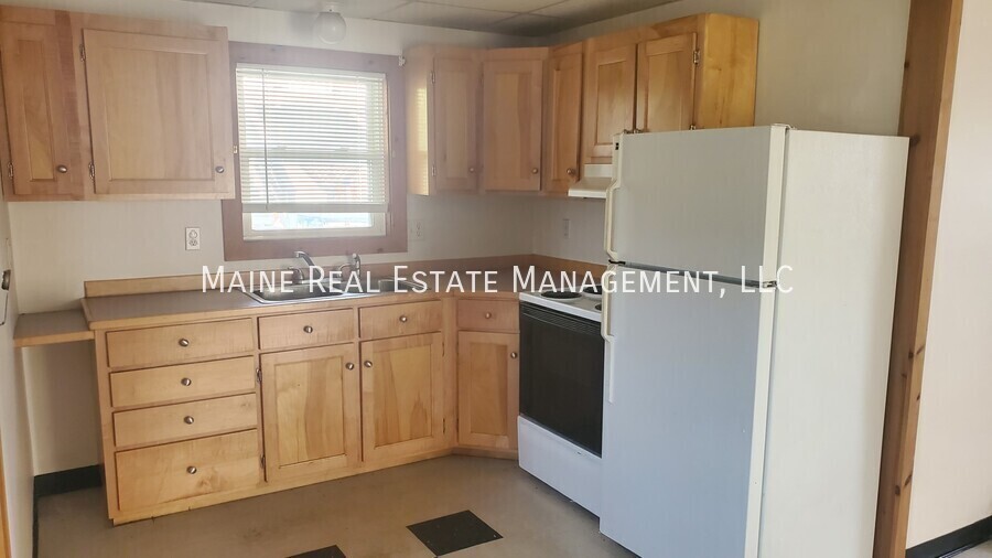 23 Wilson St in Skowhegan, ME - Building Photo