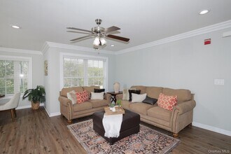 704 Vista View Dr in Farmingville, NY - Building Photo - Building Photo