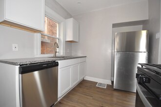 5404 Black St in Pittsburgh, PA - Foto de edificio - Building Photo