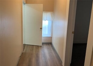 912 Magee St in Elmira, NY - Building Photo - Building Photo