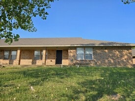 1703 Breezy Dr in Waco, TX - Building Photo