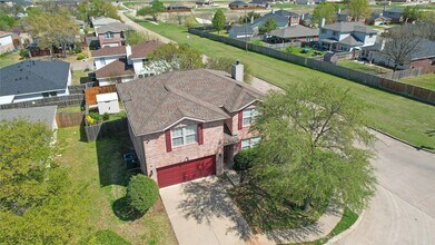 1921 Southridge Ln in Sherman, TX - Foto de edificio - Building Photo