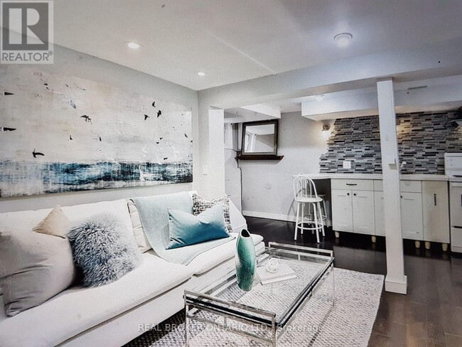 property at 254 Broadway Ave