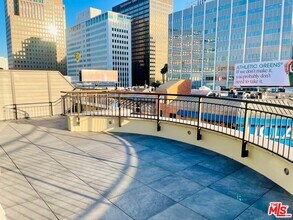 1122 Gayley Ave in Los Angeles, CA - Foto de edificio - Building Photo