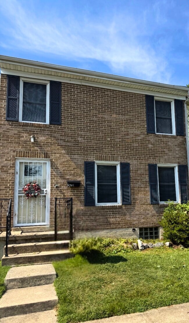 property at 570 Jamestown Ct