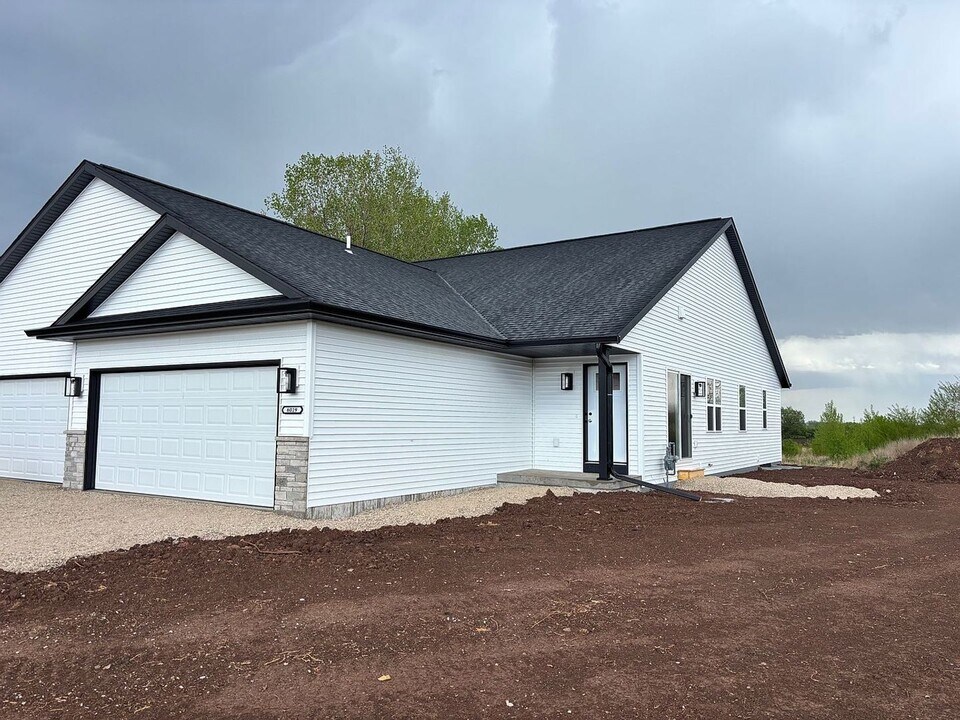 N6019 S Port Blvd in Fond du Lac, WI - Building Photo