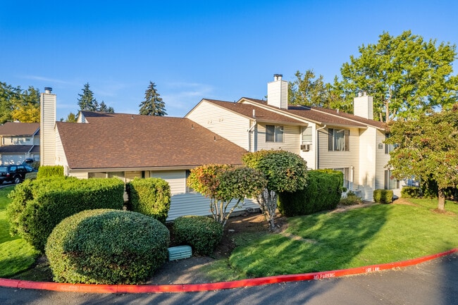 Ironwood Luxury in Vancouver, WA - Building Photo - Building Photo