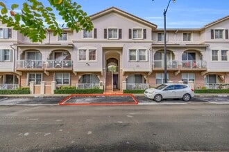 8970 W Flagler St in Miami, FL - Building Photo - Building Photo