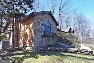306 Cedar Hill Rd in Birdsboro, PA - Building Photo